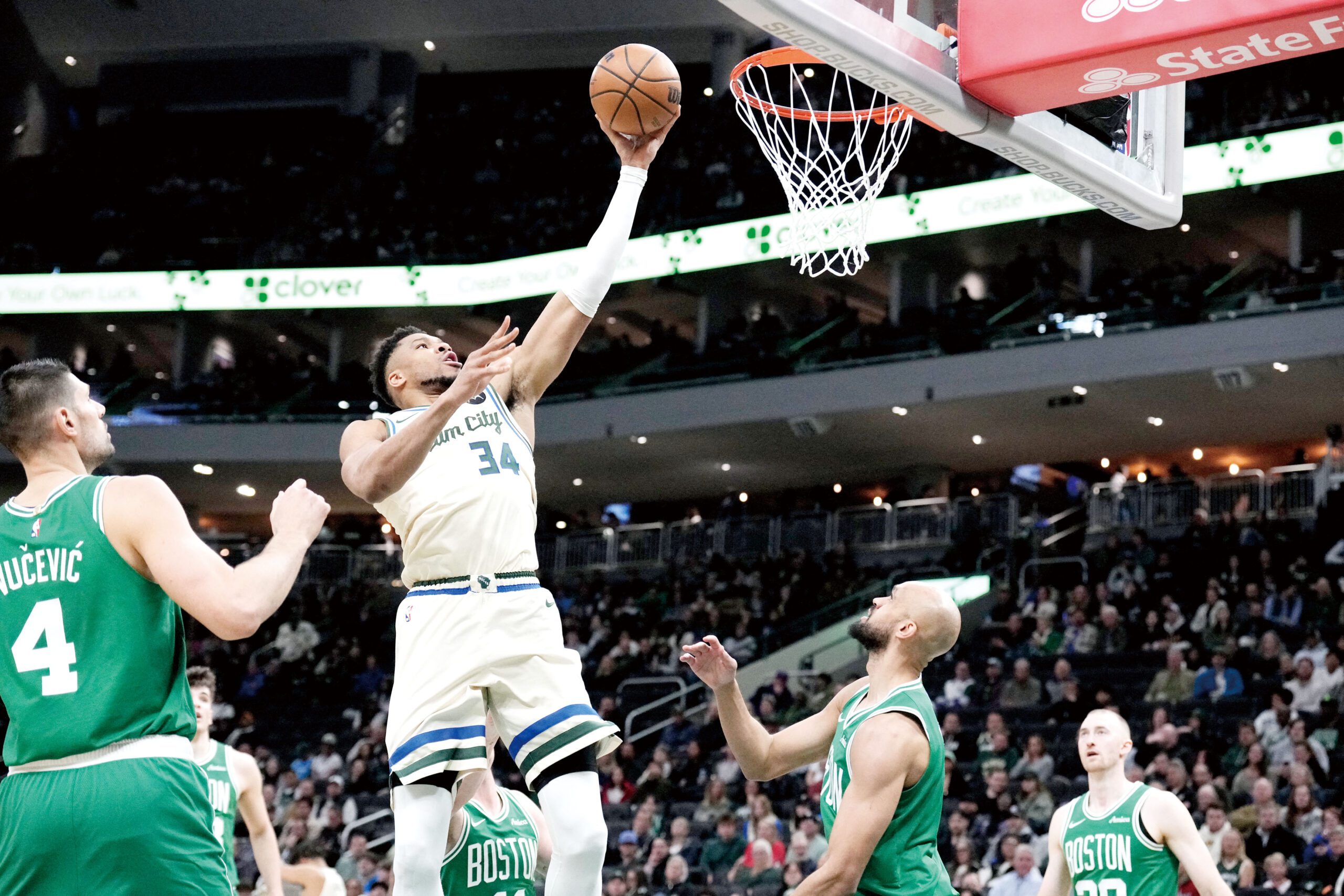 字母哥復出狀態不錯,但依舊無法幫助雄鹿取勝。路透社