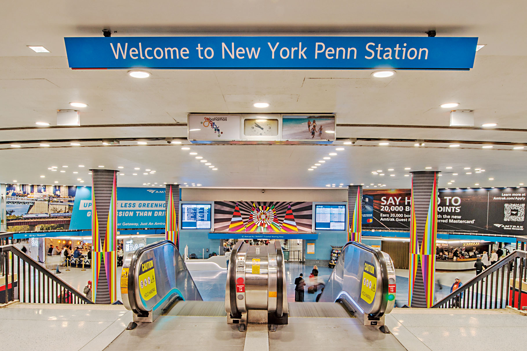 賓州車站週一晚再生縱火傷人案。Amtrak