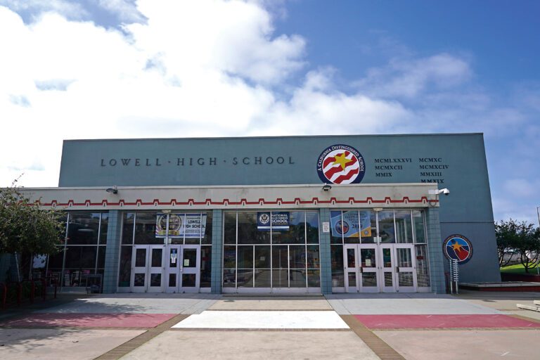 洛威爾高中。美聯社資料圖