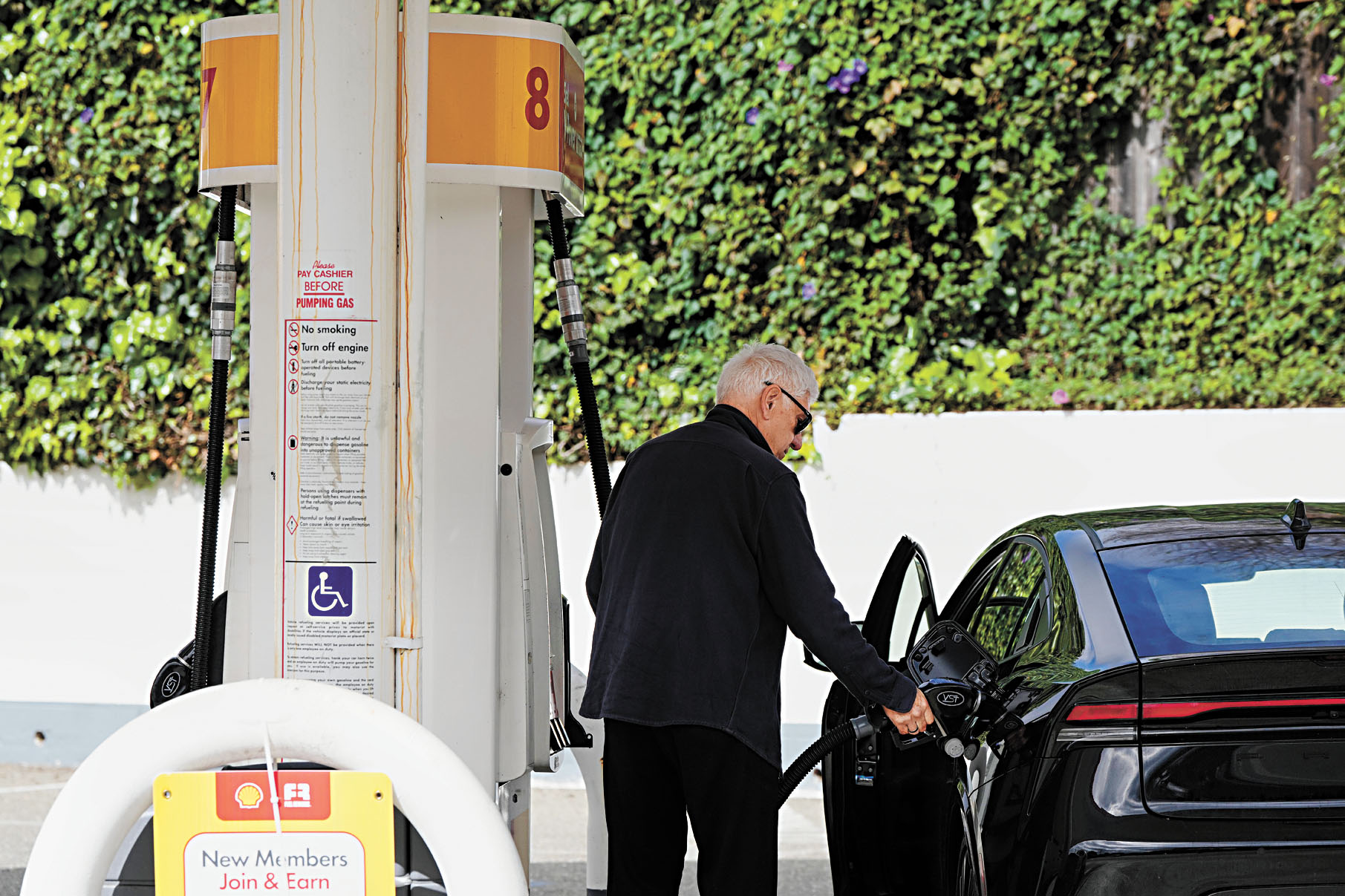 民眾將感受到油價上升的影響。美聯社