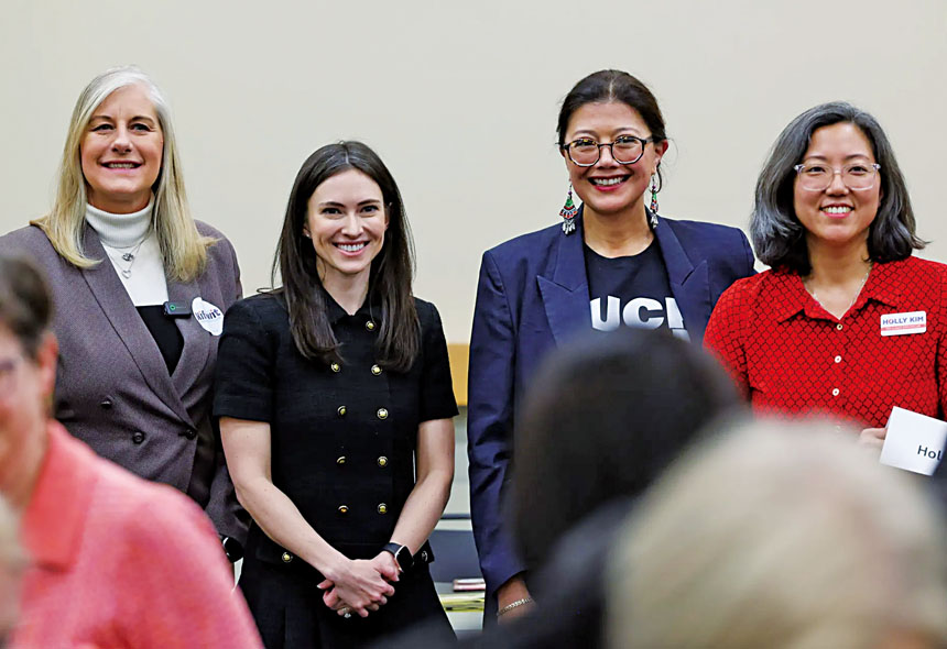 伊州審計官2026年初選候選人：左起：斯蒂芬妮基福維特、瑪格麗特克羅克、卡琳娜·維拉、霍莉金。