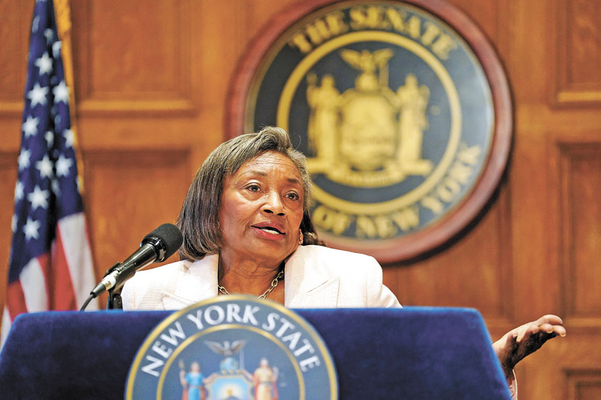 考辛斯公開表態，支持紐約市長馬姆達尼提出的「向富人徵稅」計劃。 Cindy Schultz /紐約時報