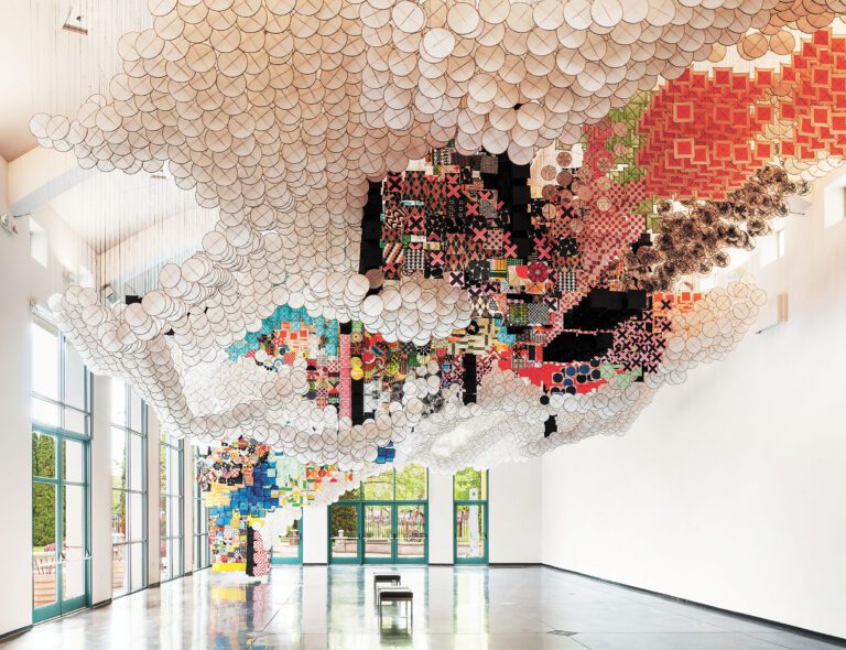 大型裝置作品《巨型拱門》（Giant Arc）將於今年8月22日展出。三藩市現代美術館