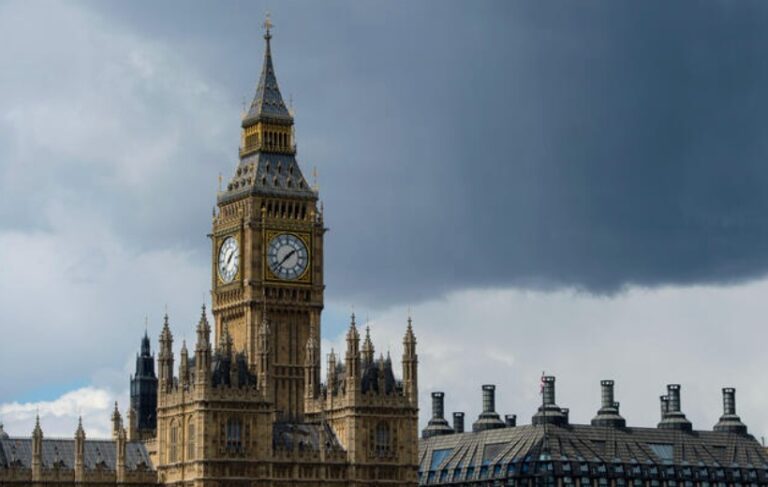 英國拘捕三人涉違國安法 中方譴責炒作並提正式抗議