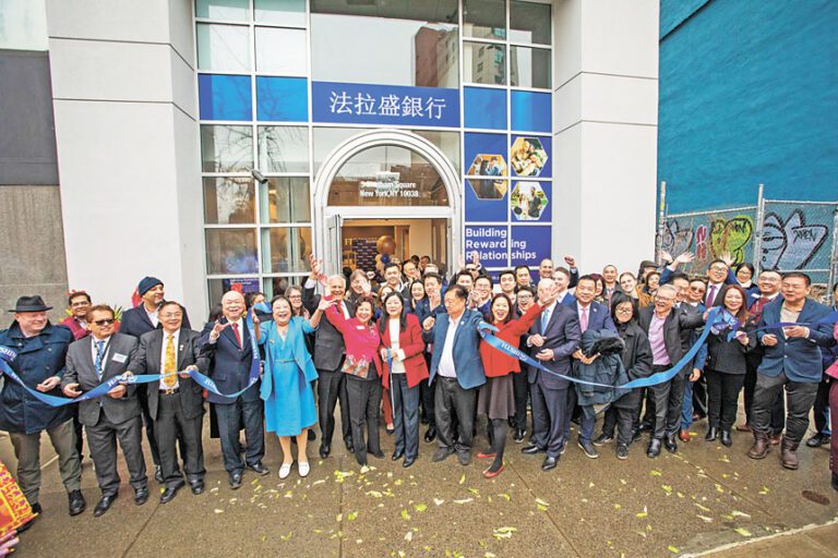 社區領袖雲集剪綵。