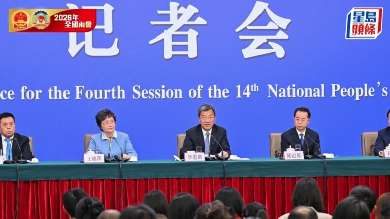 人社部研究措施 發揮人工智能創造新崗位作用