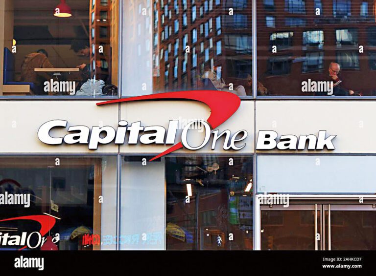 Capital One與Discover合併之後為集中業務，共有1,748名員工被裁。