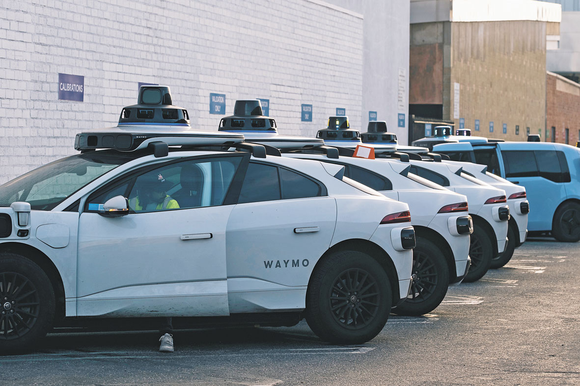 胡楚今年1月曾高調宣布，為「無人的士」產業開綠燈。 Mark Abramson/紐約時報