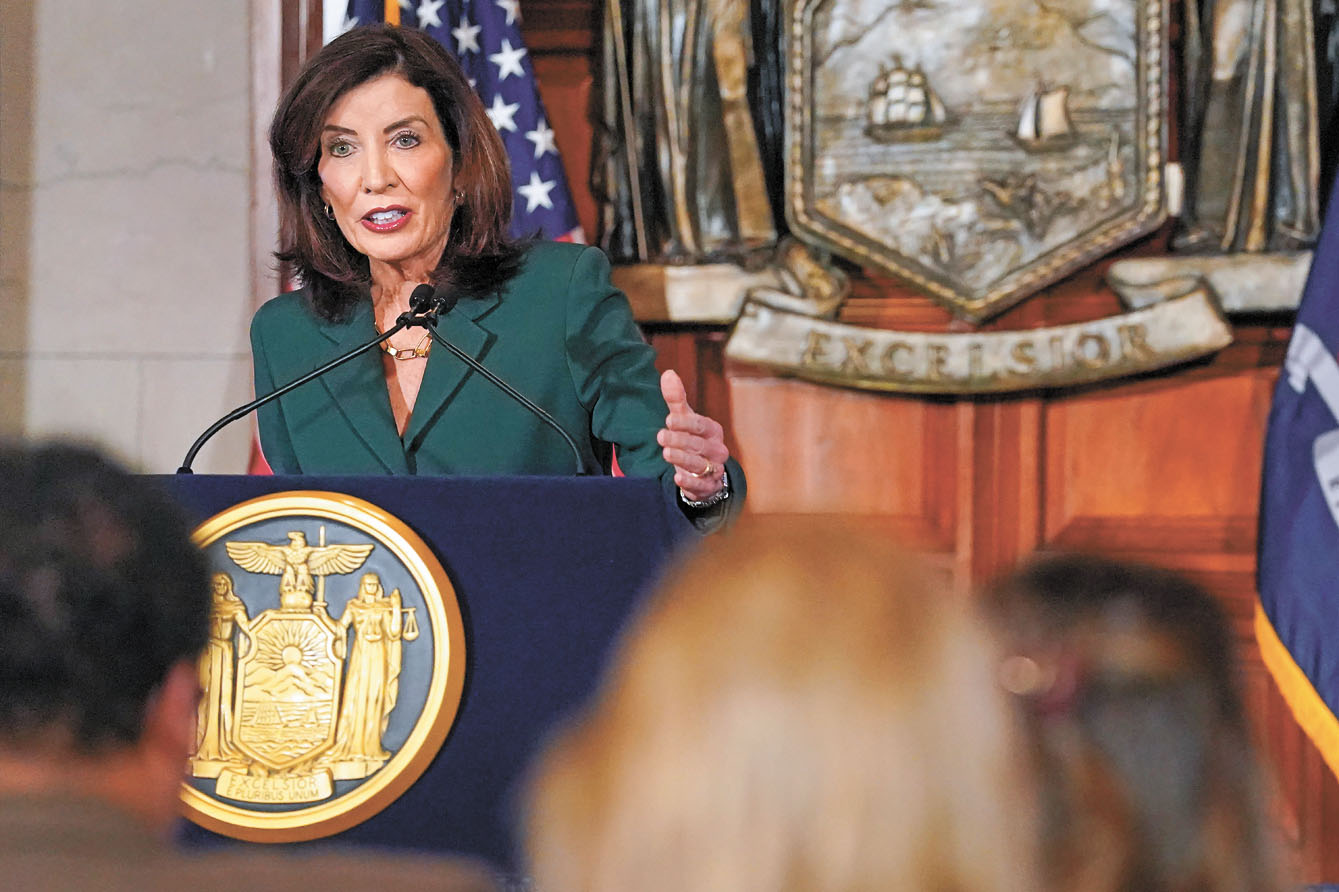 胡楚已明確警告聯邦政府，紐約州不歡迎ICE擴大勢力。 Cindy Schultz/紐約時報