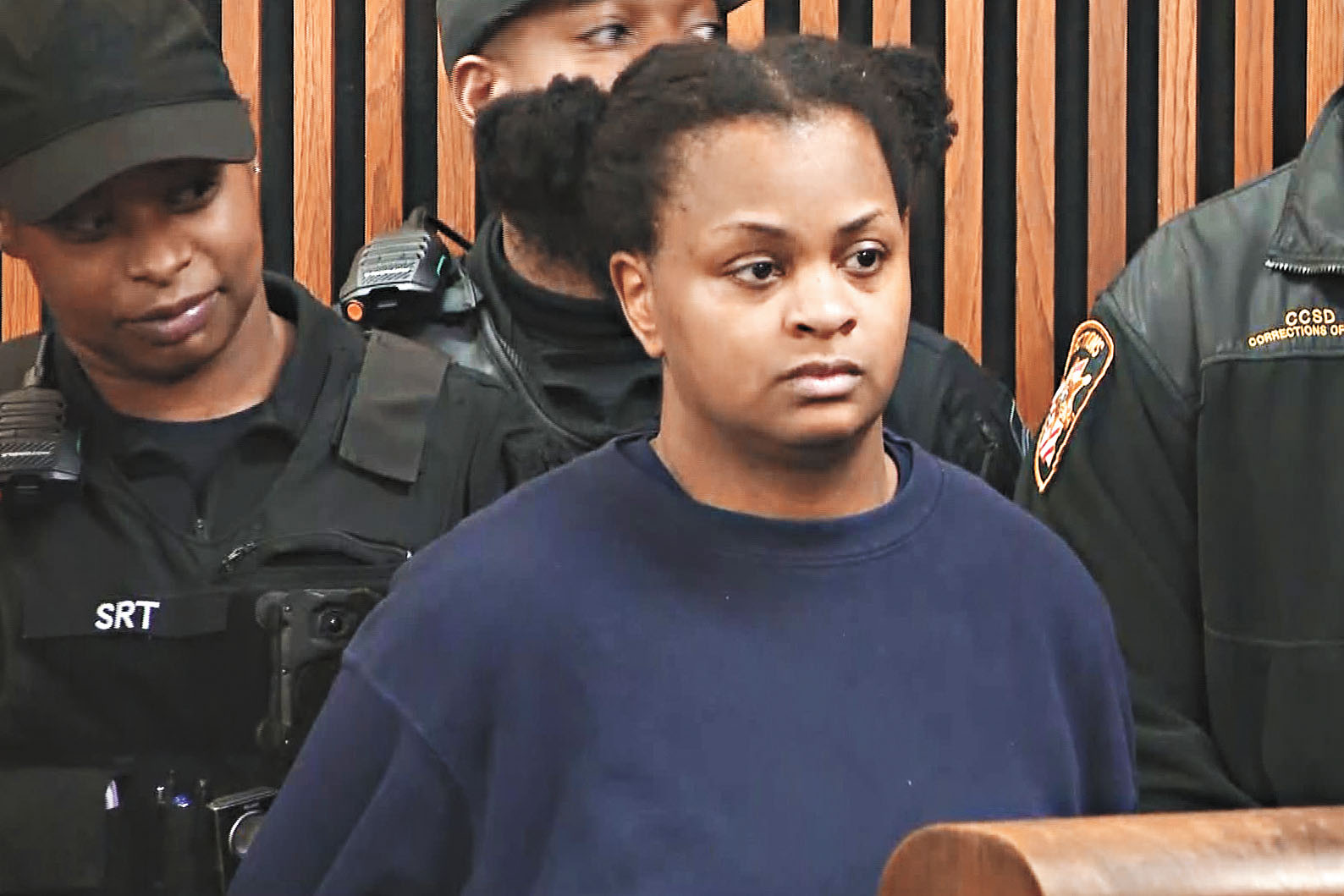 亨德森首次出庭，法官將保釋金設定為200萬元。WKYC / 美聯社