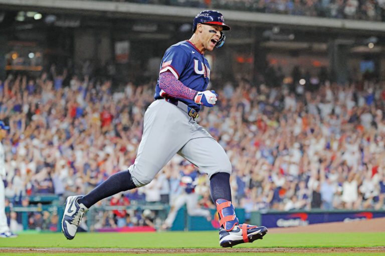 美國隊右外野手賈吉在對陣巴西隊擊出本壘打後激情慶祝。路透社