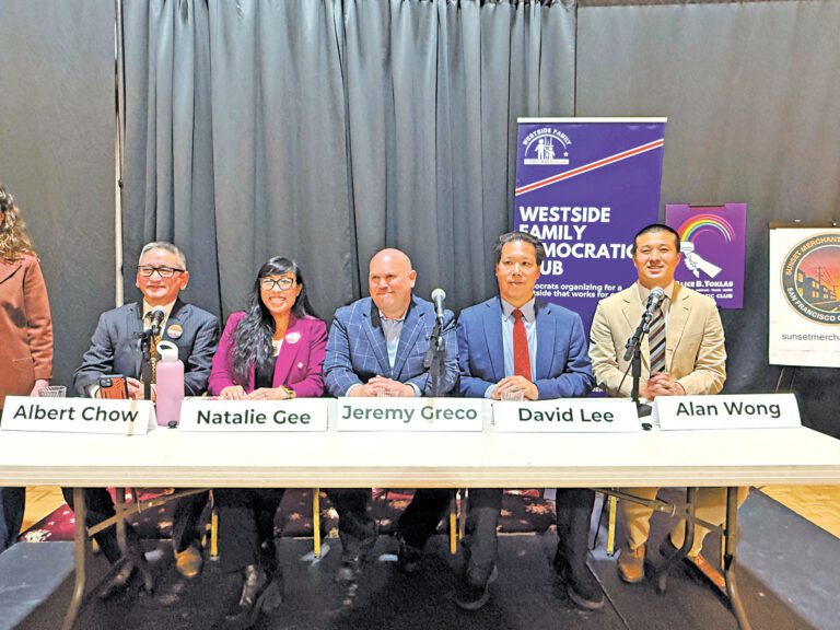 五位候選人出席選舉論壇辯論。左起:周紹鋆、朱凱勤、格雷科、李志威、王兆倫。記者陳程威攝