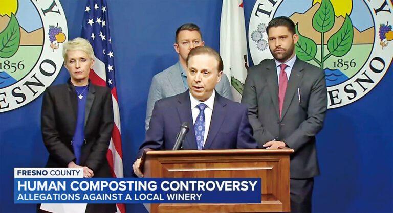 佛斯盧縣參事布雷德菲爾德（Garry Bredefeld）批評使用人體堆肥。ABC30電視畫面