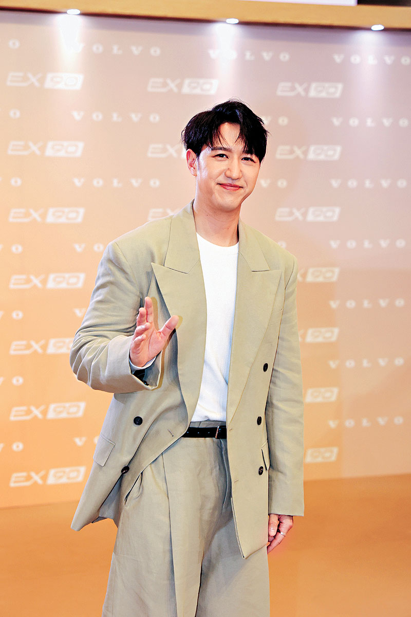 ■Jay Fung透露正忙於籌備一隻全英文專輯。