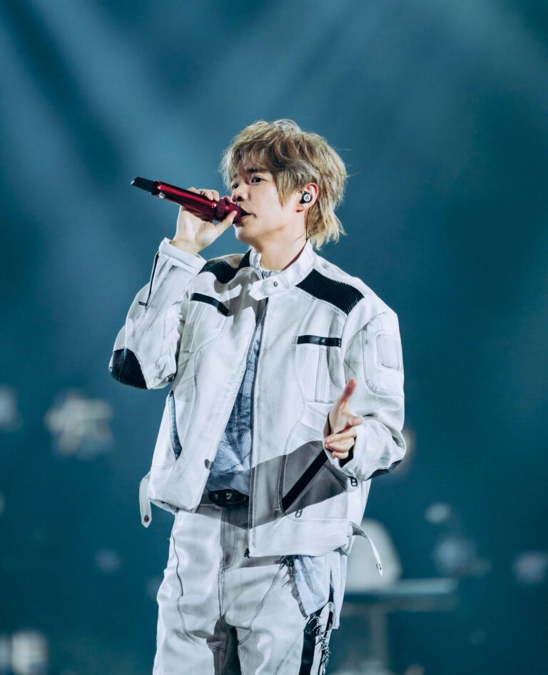 ■搖滾樂隊八三夭主唱阿璞。網上圖片