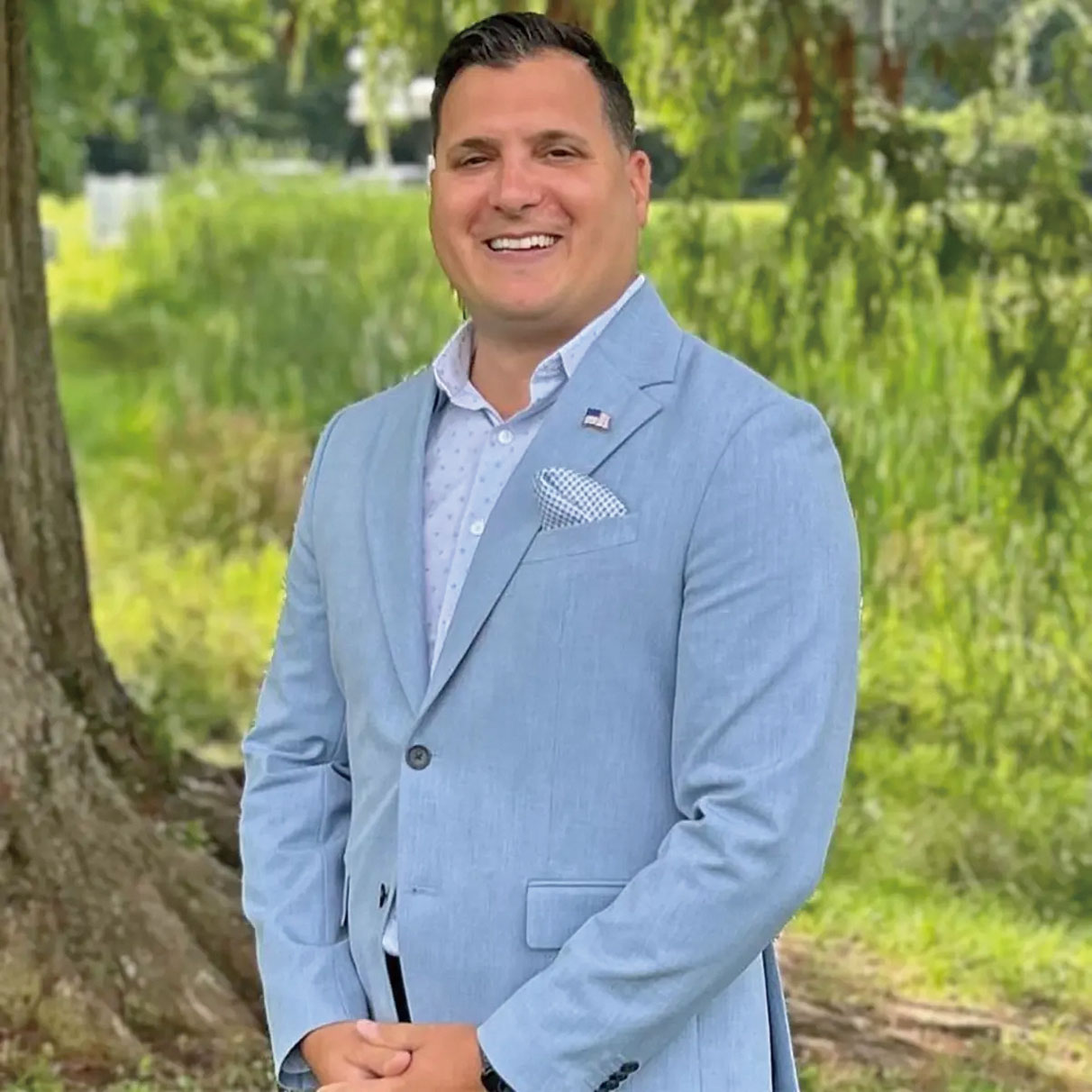 科爾茨內克鎮學委會成員斯凱爾斯提議將新州一所小學改名為「特朗普小學」。Robert Scales臉書圖片