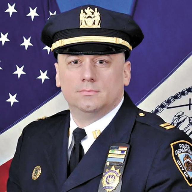 舒布林遭指控在辦公室內猥褻並企圖性侵一名非裔女下屬。 NYPD Bronx X圖片