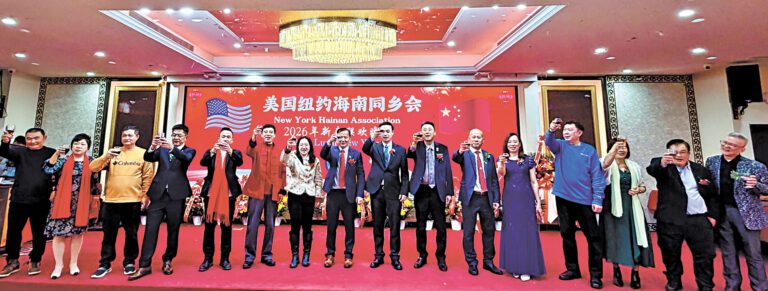 部分出席7日活動嘉賓合影。 張之銘攝