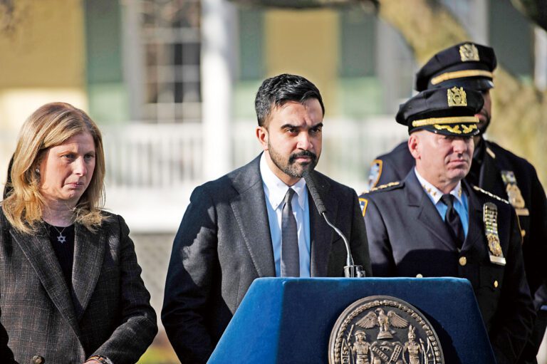 馬姆達尼譴責事件為「惡劣的恐怖主義行為」。Graham Dickie/紐約時報