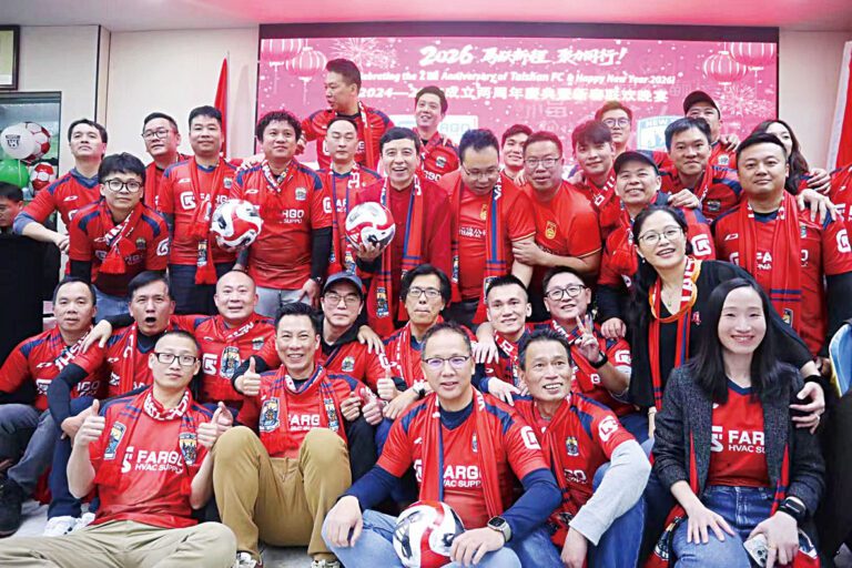 部分出席7日活動嘉賓合影。 紐約台山足球隊提供