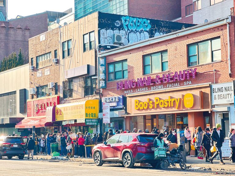 法拉盛中心商業區。