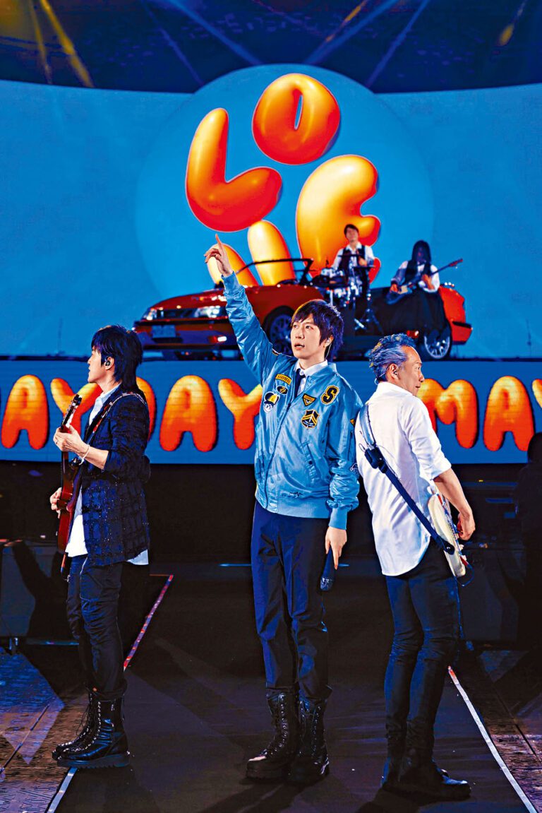 五月天取消3月24日的啟德頭場，惹觀眾不滿。