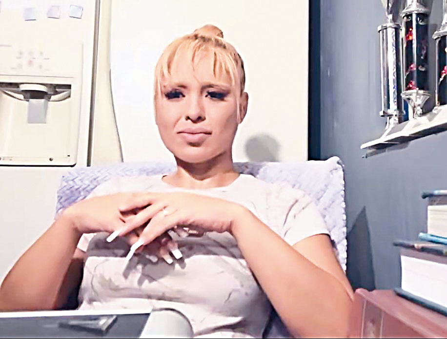 疑犯為35歲女子Ivanna，她曾拍片提到神想殺死Rihanna。網上圖片