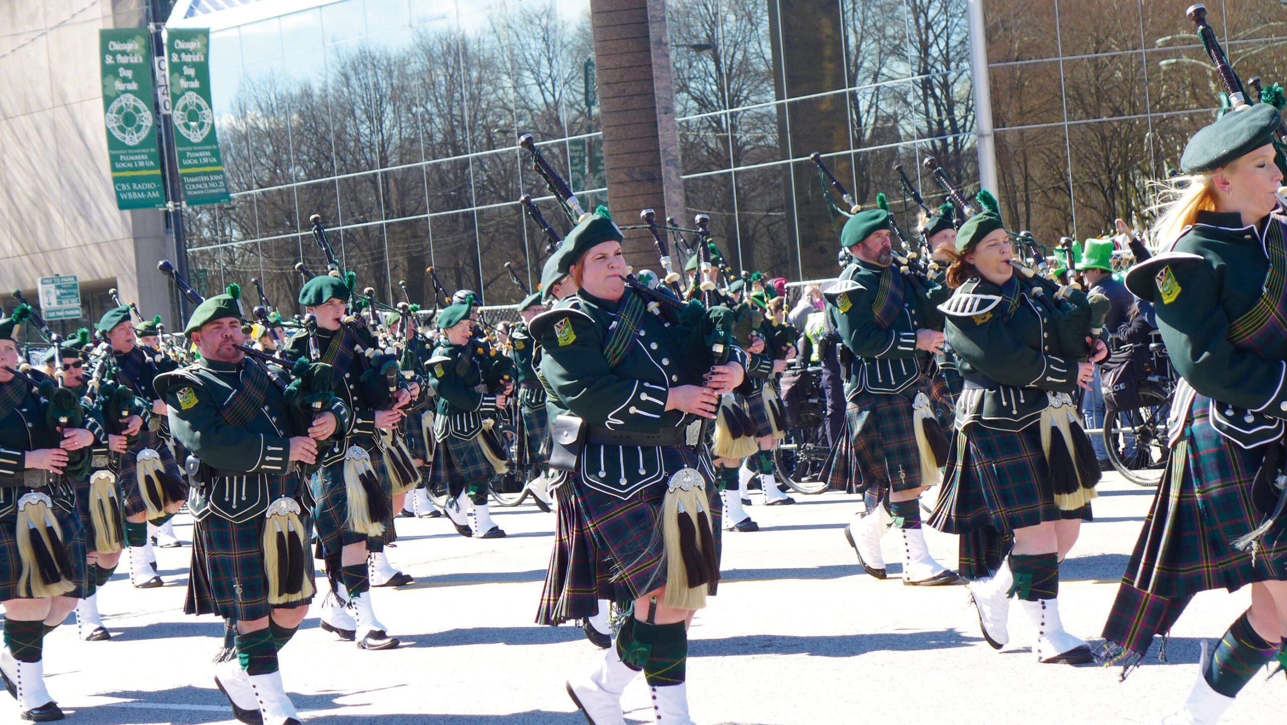 芝加哥官民將於3月14日星期六熱烈慶祝聖派翠日大遊行,愛爾蘭風笛隊絕對是令人振奮人心的。本報檔案照\梁敏育攝