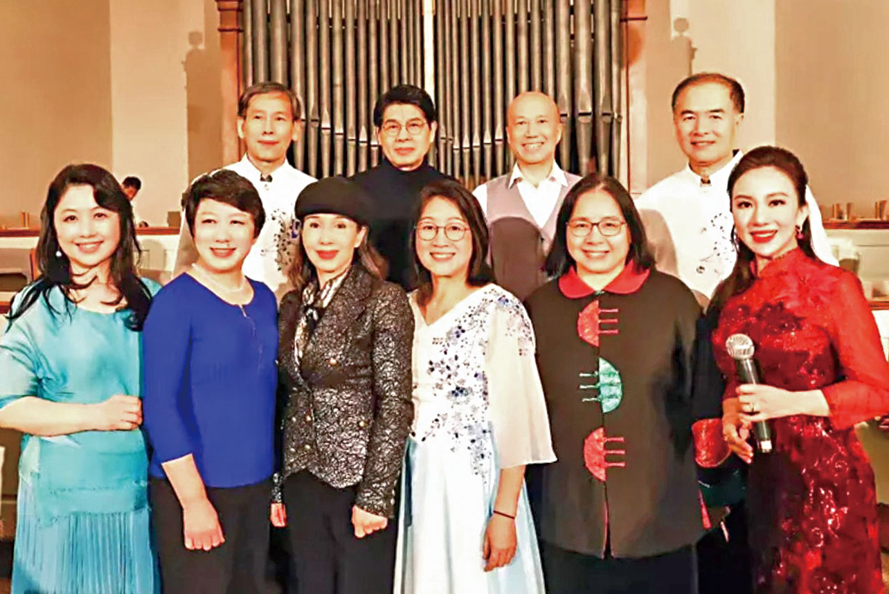 後排左起）林湛濤、張正山、簡建華、（前排左起）畢曉明、傅東東 秘書長、曾燕琴、黃少堅、裘陵維、王曉梅合影。主辦方提供