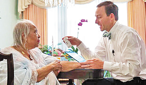 國會調查人員發現，聯邦政府對私人「聯邦醫療保險優勢計劃」涉及超額支付，使得美國長者的平均保費每人每年多支出超過200美元。美聯社