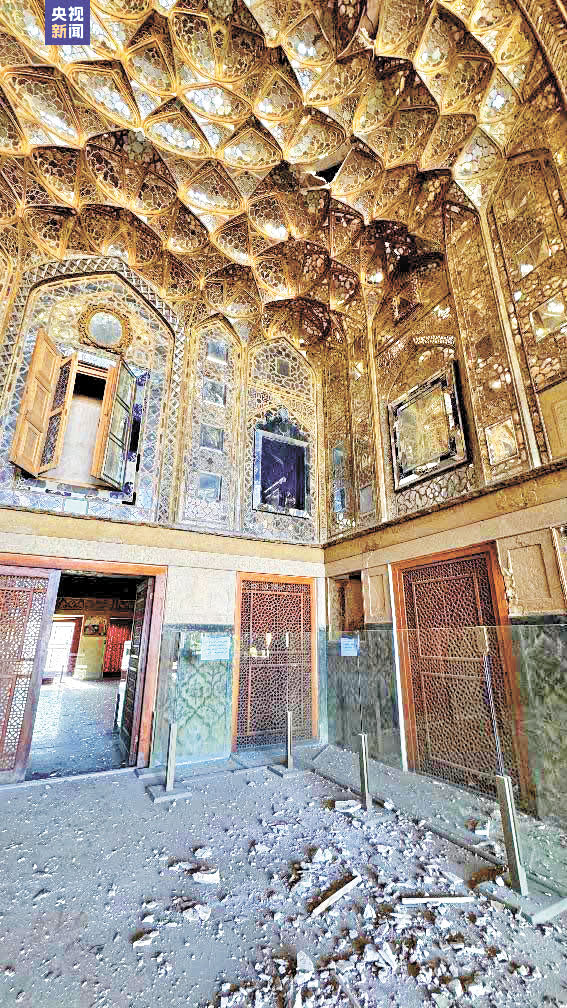 伊朗歷史文化遺產四十柱宮在戰火中受損。網上圖片