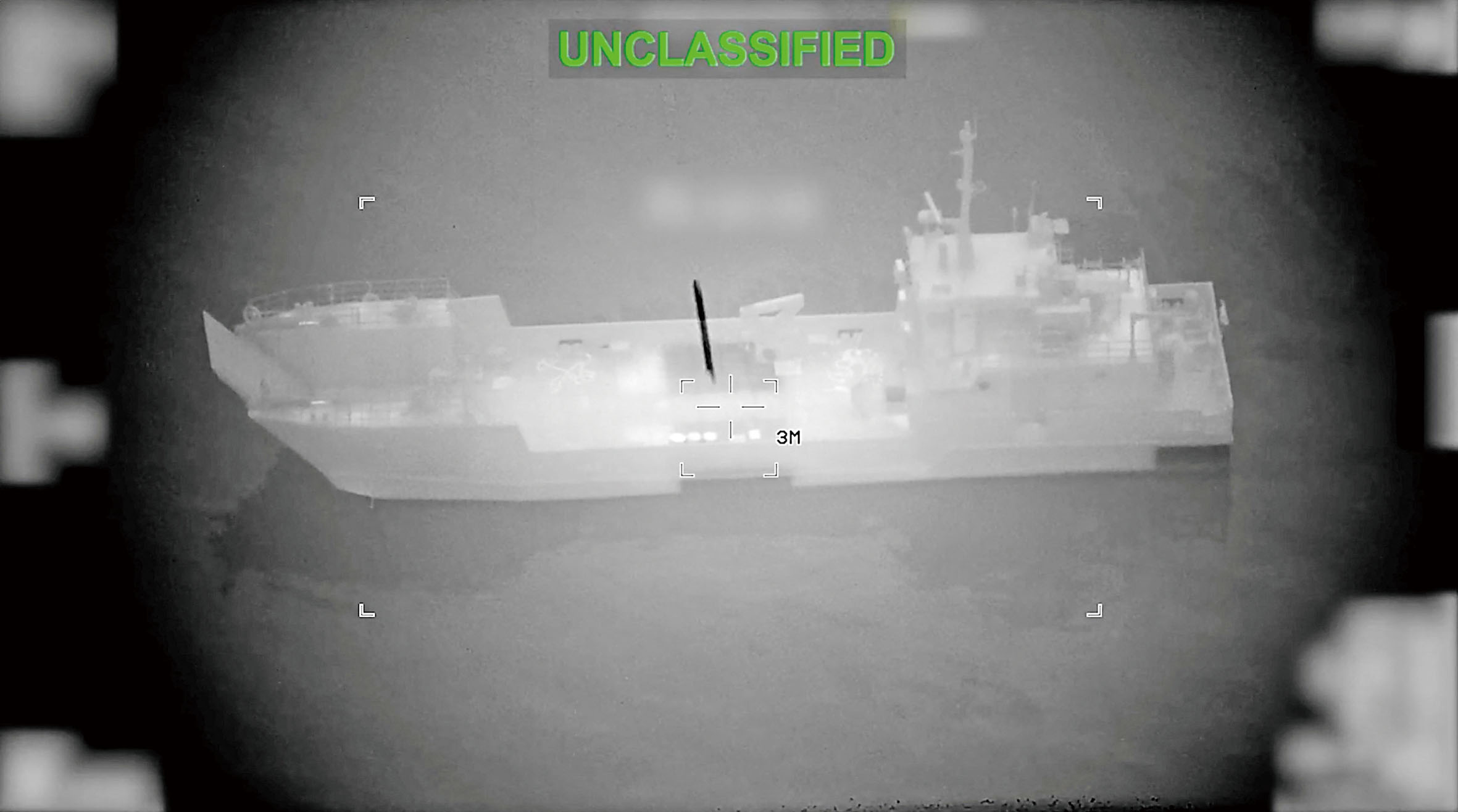 美國中央司令部10日發布攻擊伊朗海軍艦艇的畫面。路透社