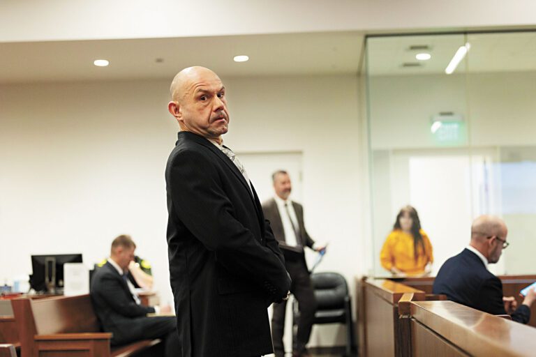 撞死幼兒的肇事司機林納多斯早前在普萊塞縣高等法院出庭。 Miguel Gutierrez Jr./CalMatters/美聯社