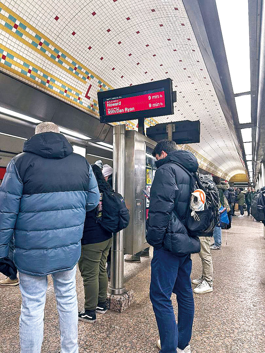 芝加哥CTA的紅線地鐵是客流量最繁忙的路線之一。 梁敏育攝