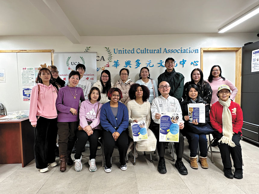 梁華釗(前排右三)等部分出席4日活動嘉賓合影。 華興多元文化中心提供