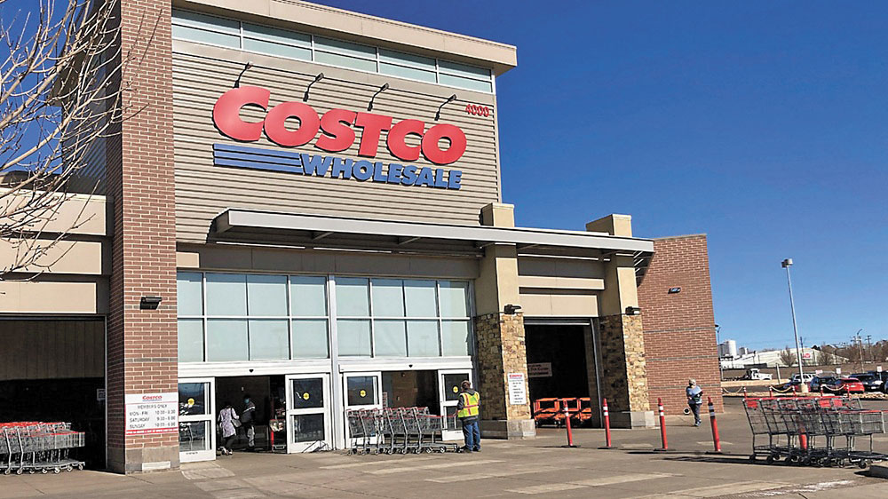 伊州COSTCO會員，要求COSTCO向所有消費者退還關稅退款。美聯社