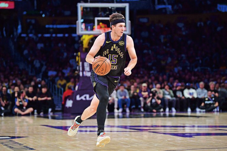 湖人已準備好向里夫斯提供一份為期5年、總價值2.4億美元的頂薪合約。路透社