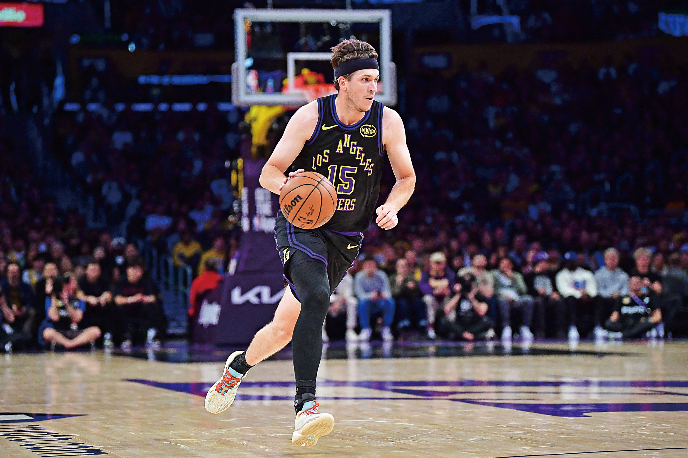 湖人已準備好向里夫斯提供一份為期5年、總價值2.4億美元的頂薪合約。路透社