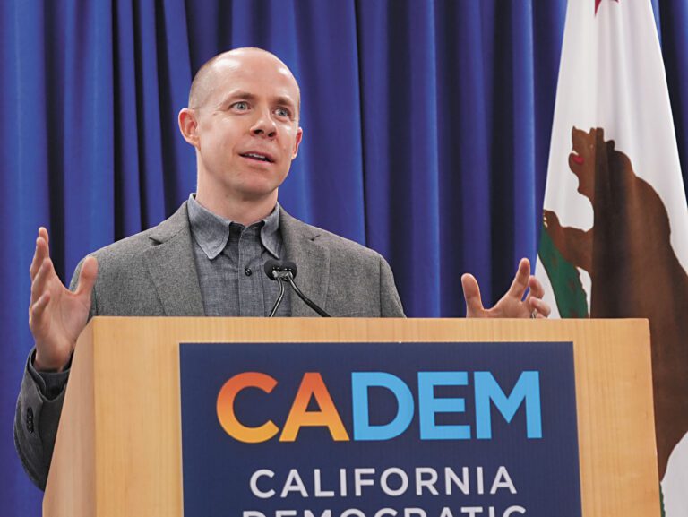 加州民主黨主席希克斯。美聯社資料圖片