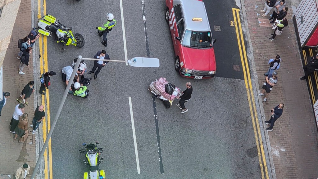 跑馬地交通意外 警用電單車與5歲男童碰撞 二人送院