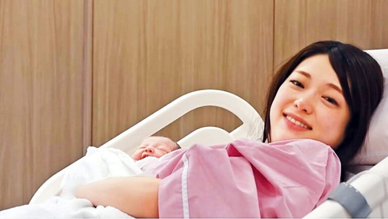 松村沙友理經過連番陣痛後，終以無痛分娩形式誕下BB。
