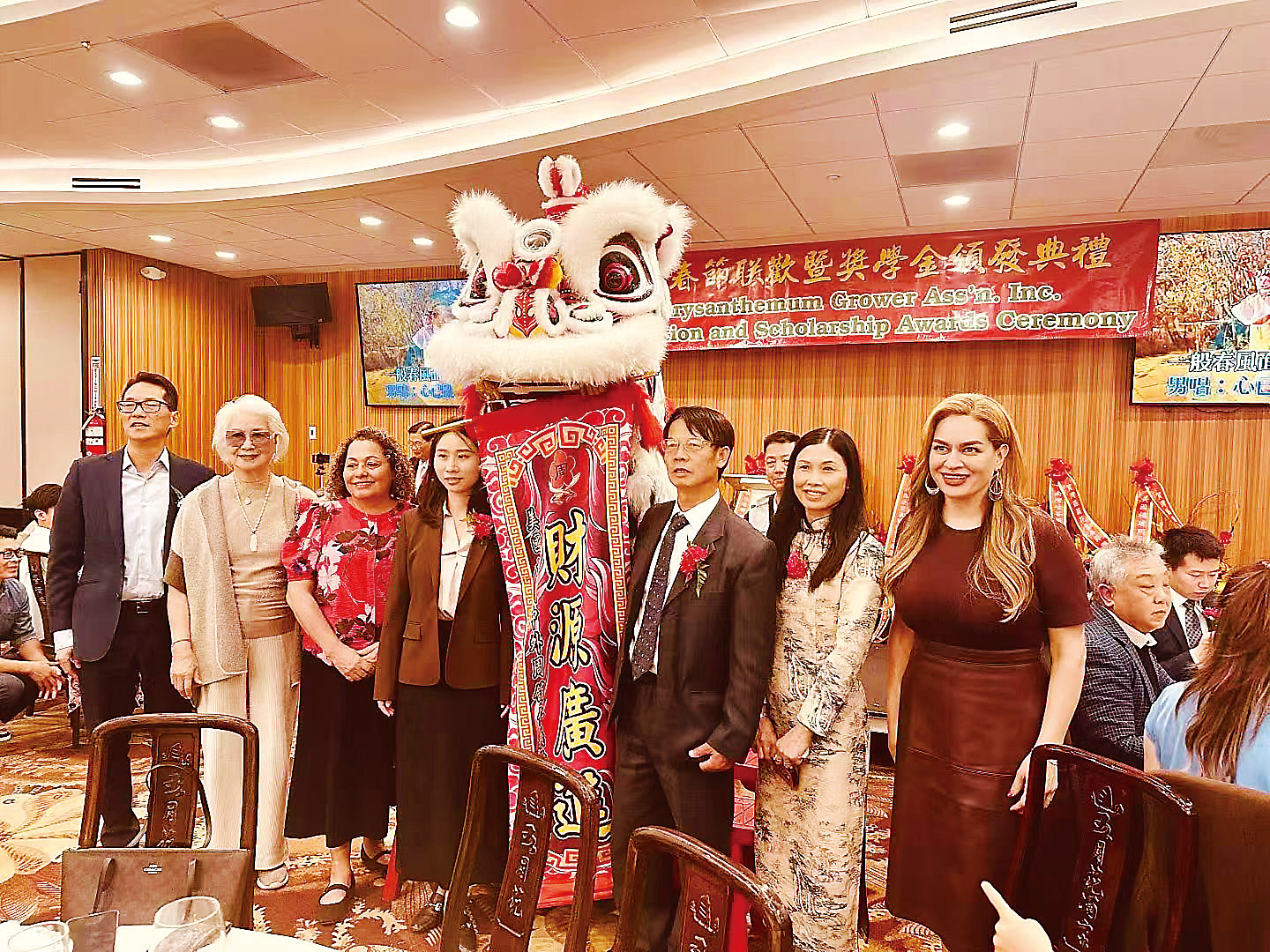 Santa Clara 縣參事 Sylvia Arenas 親臨到賀