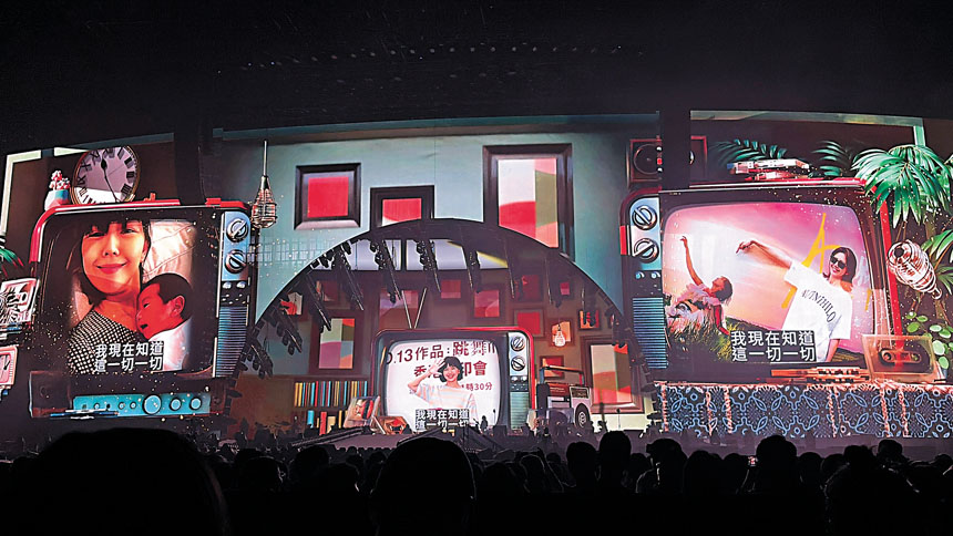 她罕有分享與囝囝以及老公的生活點滴。