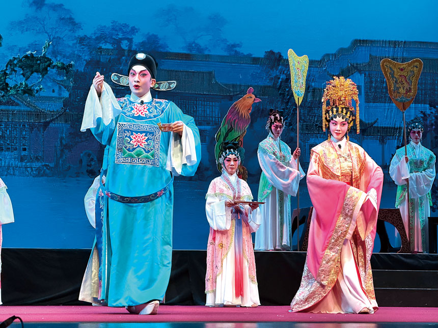加州香港粵劇節周六晚演精彩經典《帝女花》。記者蘇婕雅攝