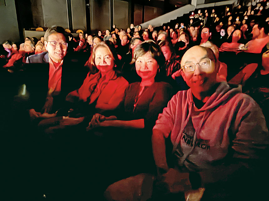 右起：香港駐三藩市經濟貿易辦事處處長張岱楨、芝加哥大學首席文化專員吳桂華、三藩市警察局高級分析師梁林靜宇，星島日報社長兼總編輯、美中文化促進會會長梁建鋒。記者蘇婕雅攝