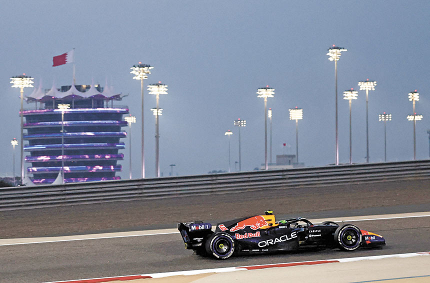 2月12日，紅牛車隊在巴林國際賽道進行了F1的季前測試。路透社資料圖片