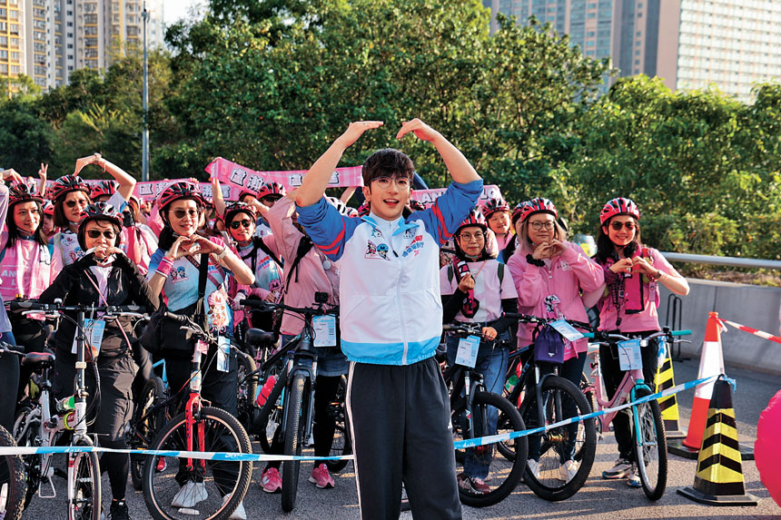 大批粉絲到場力撐Anson Lo。