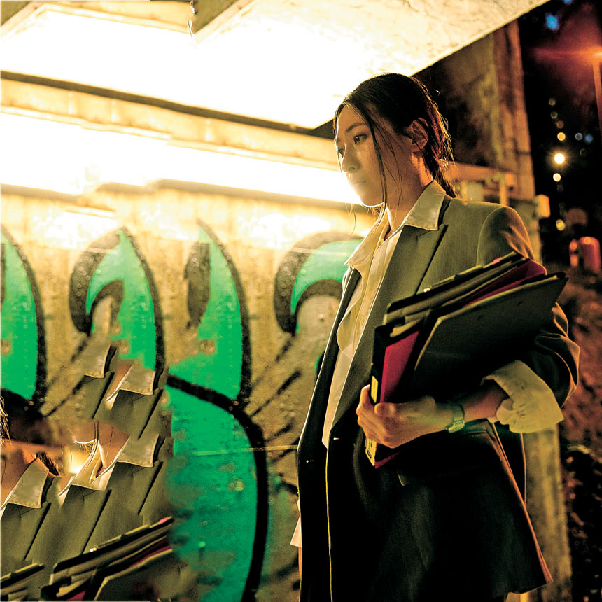 蔡蕙琪參演過MIRROR成員Jer的《大人之後》MV。