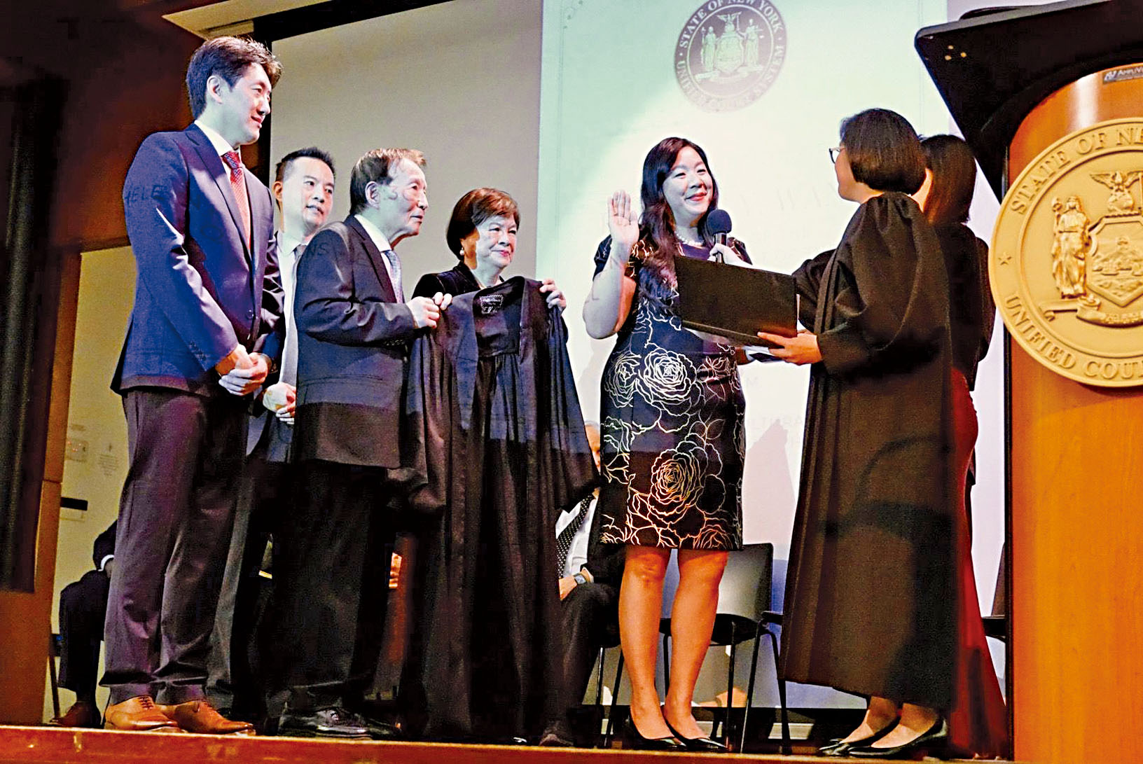 王怡芳就職典禮。 圖片來源：王怡芳