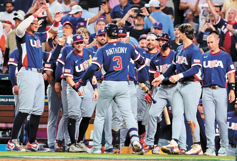 安東尼反超比分後，國家隊全員興奮不已。路透社